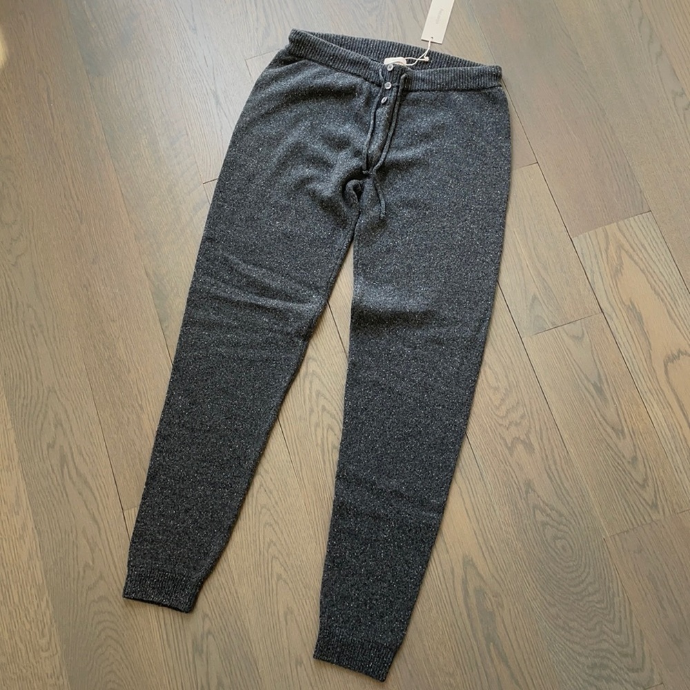 Eberjey sweatpants brand new with tags size Medium. Color is gray